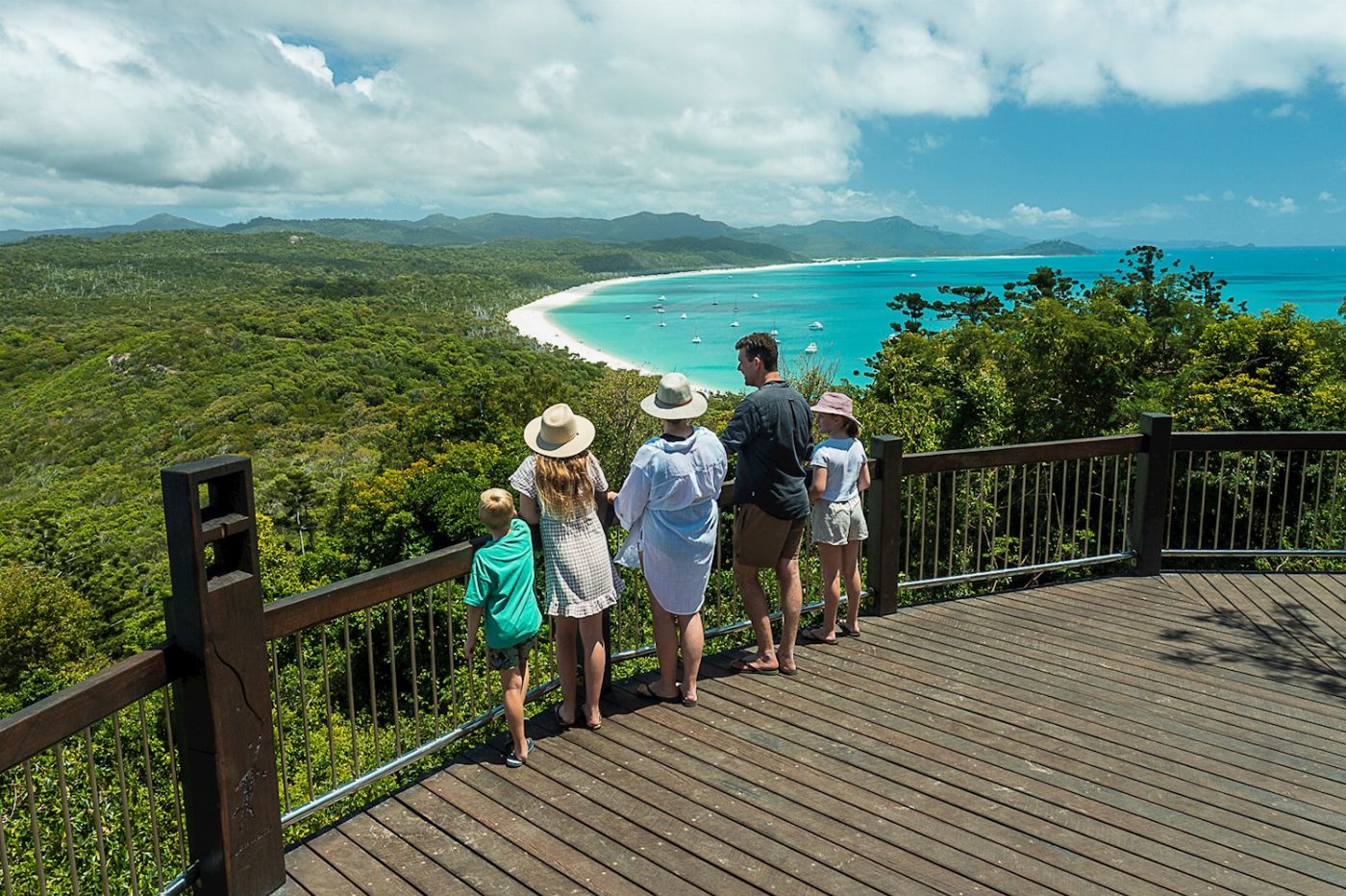 Cruise Whitsundays Whitehaven Beach Morning Tour (departing Port of Airlie) (Family 2A/2C)