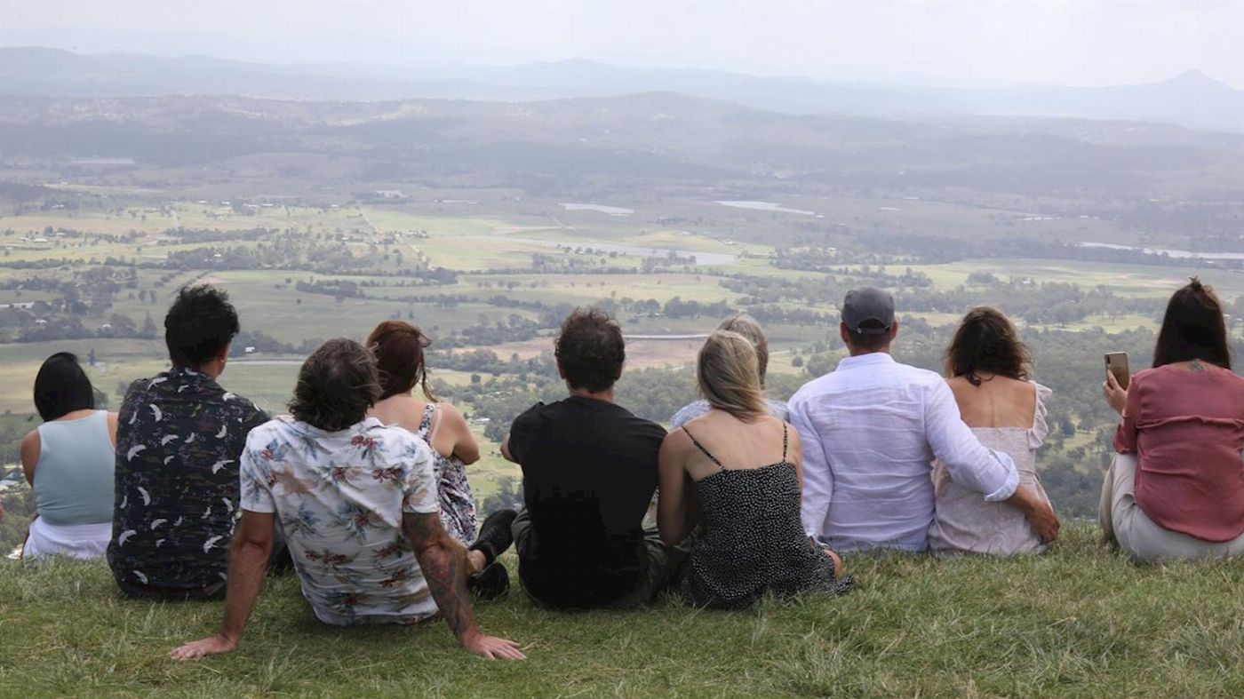 Pineapple Tours Hop on Hop off Day Pass + Glow Worm Tour - Gold Coast Pickup