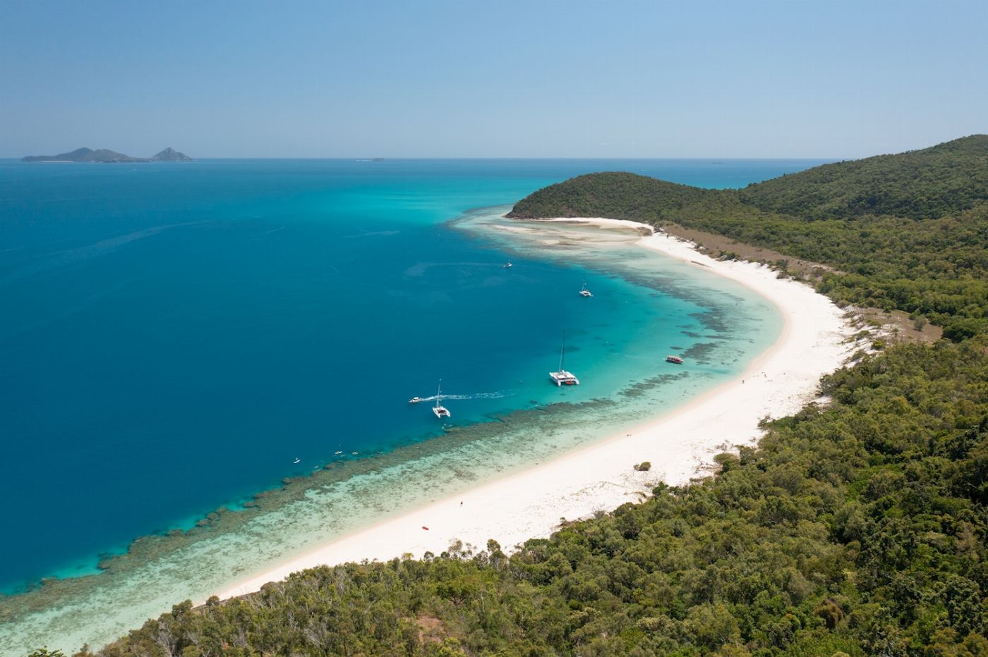 Explore Group Australia Sail & Snorkel - Whitehaven & Chalkies Beach