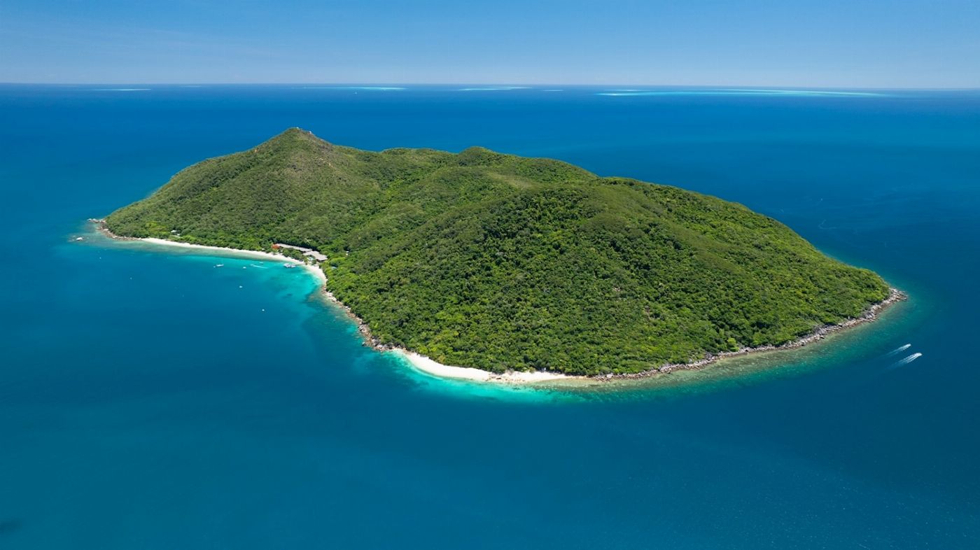 Sunlover Reef Cruises 2 DAY PACKAGE - Moore Reef + Fitzroy Island