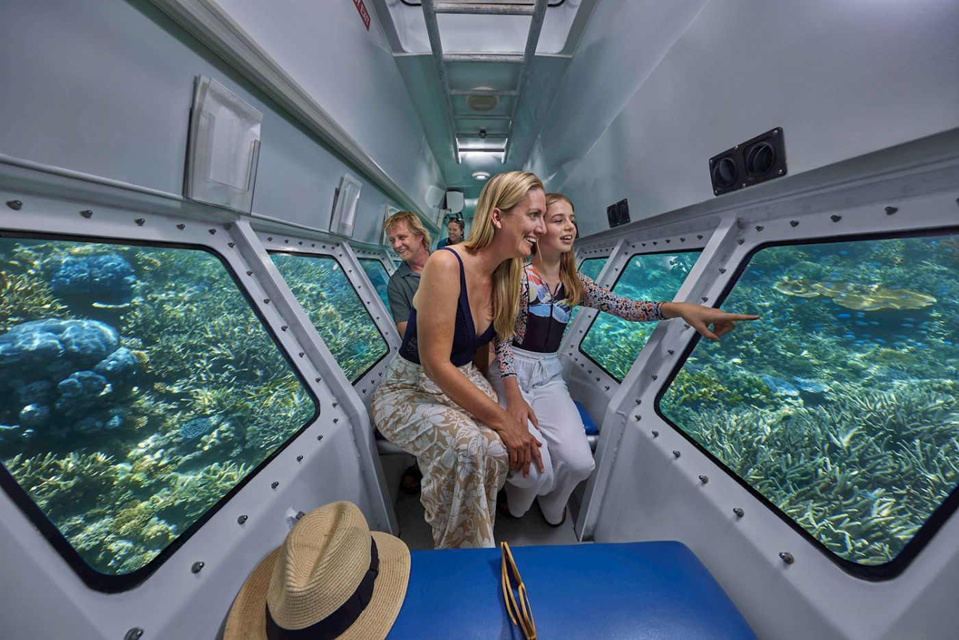 Quicksilver Cruises Quicksilver Agincourt Reef Pontoon Tour (+10 Minute Scenic Helicopter Flight)