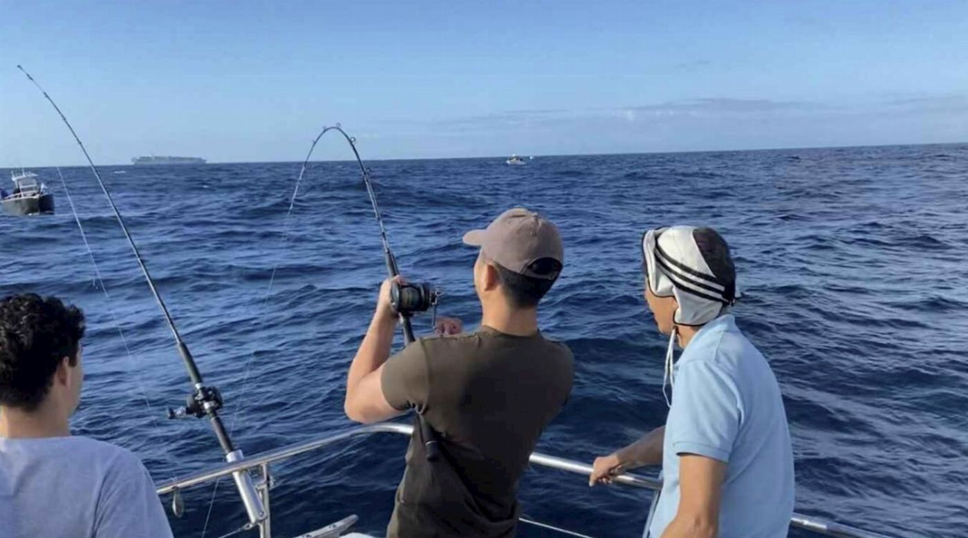 Sydney Charter Fishing 2.5 hour Depart Manly Wharf 3 MID WEEK & WEEKEND AFTERNOON Harbour Fishing adventure - INSHORE per person