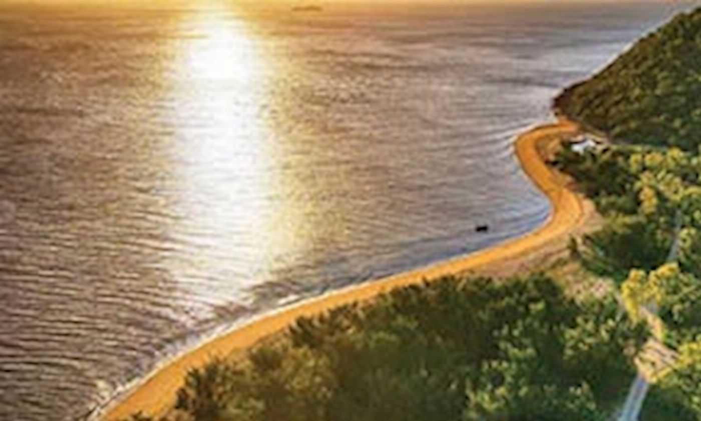 MI Ride Discovery Tours Magnetic Island: West Coast Eco Bus Adventure