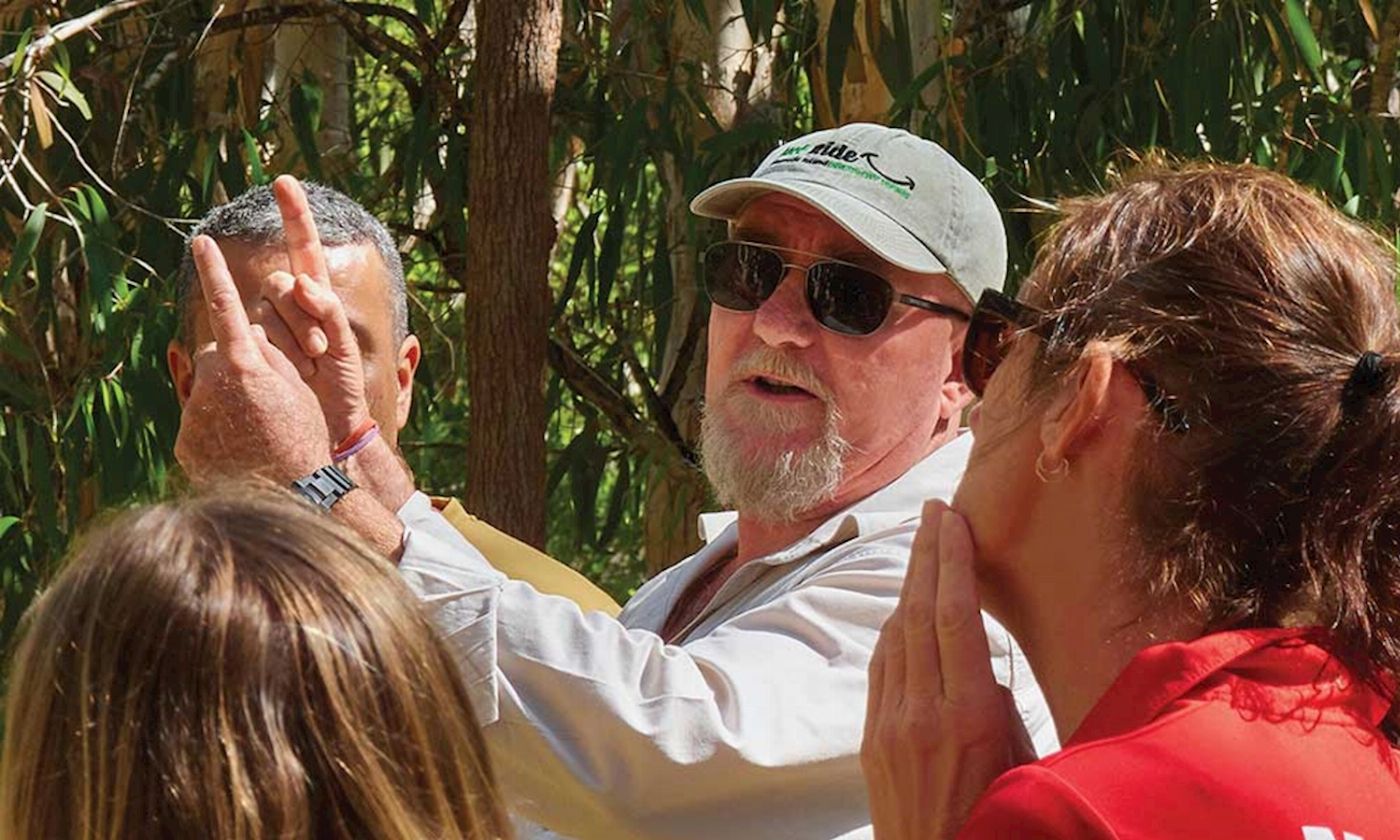 MI Ride Discovery Tours Magnetic Island: West Coast Eco Bus Adventure