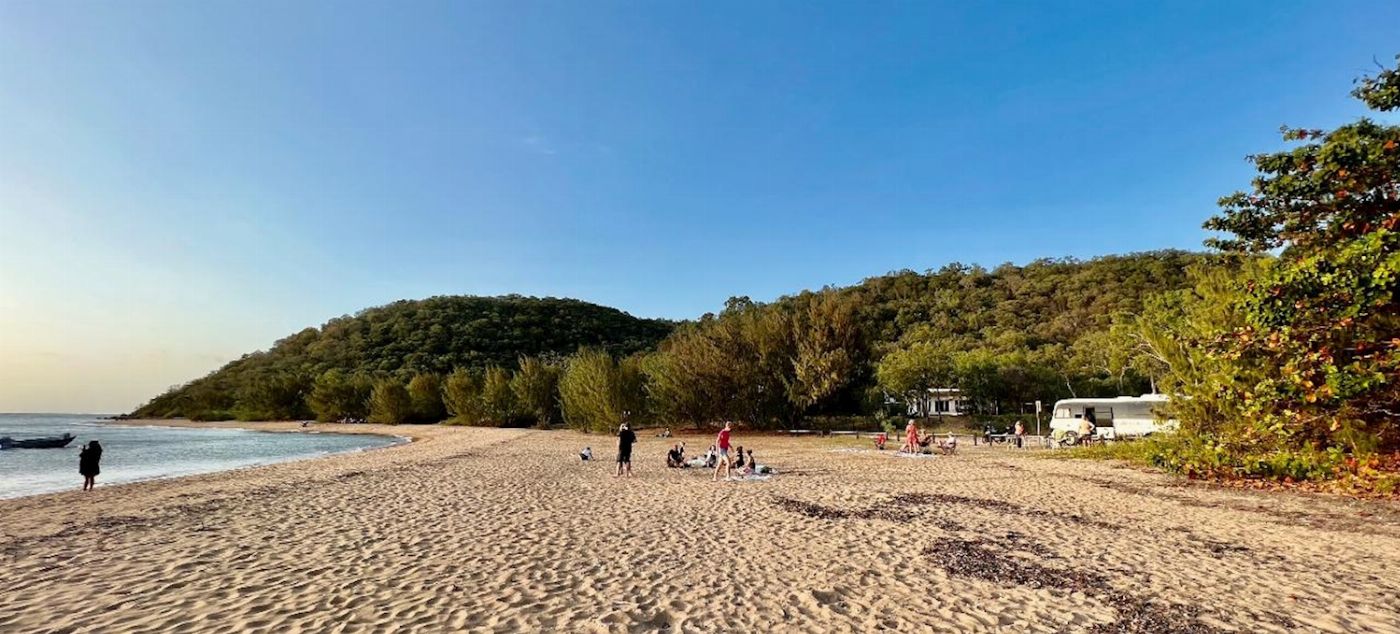 MI Ride Discovery Tours Magnetic Island: West Point Sunset Bus Safari