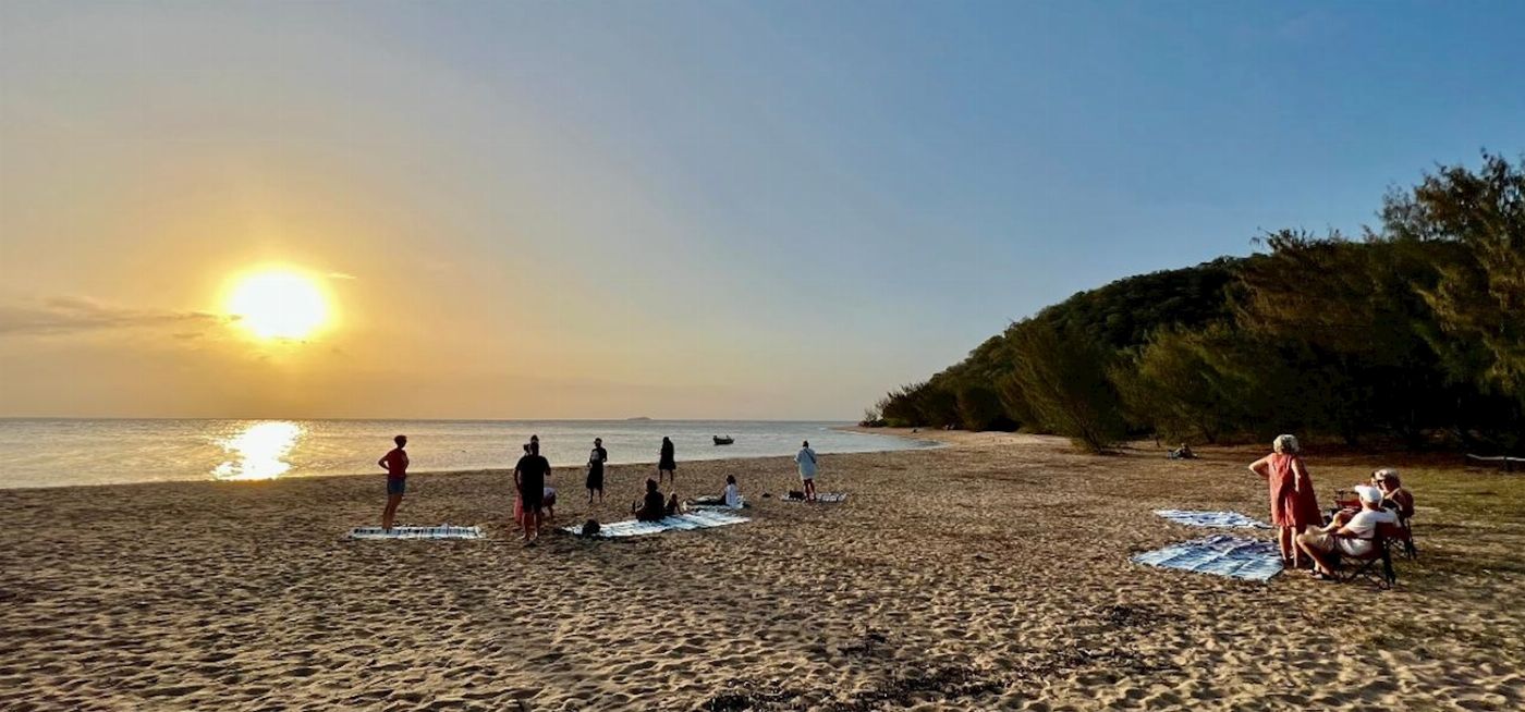 MI Ride Discovery Tours Magnetic Island: West Point Sunset Bus Safari