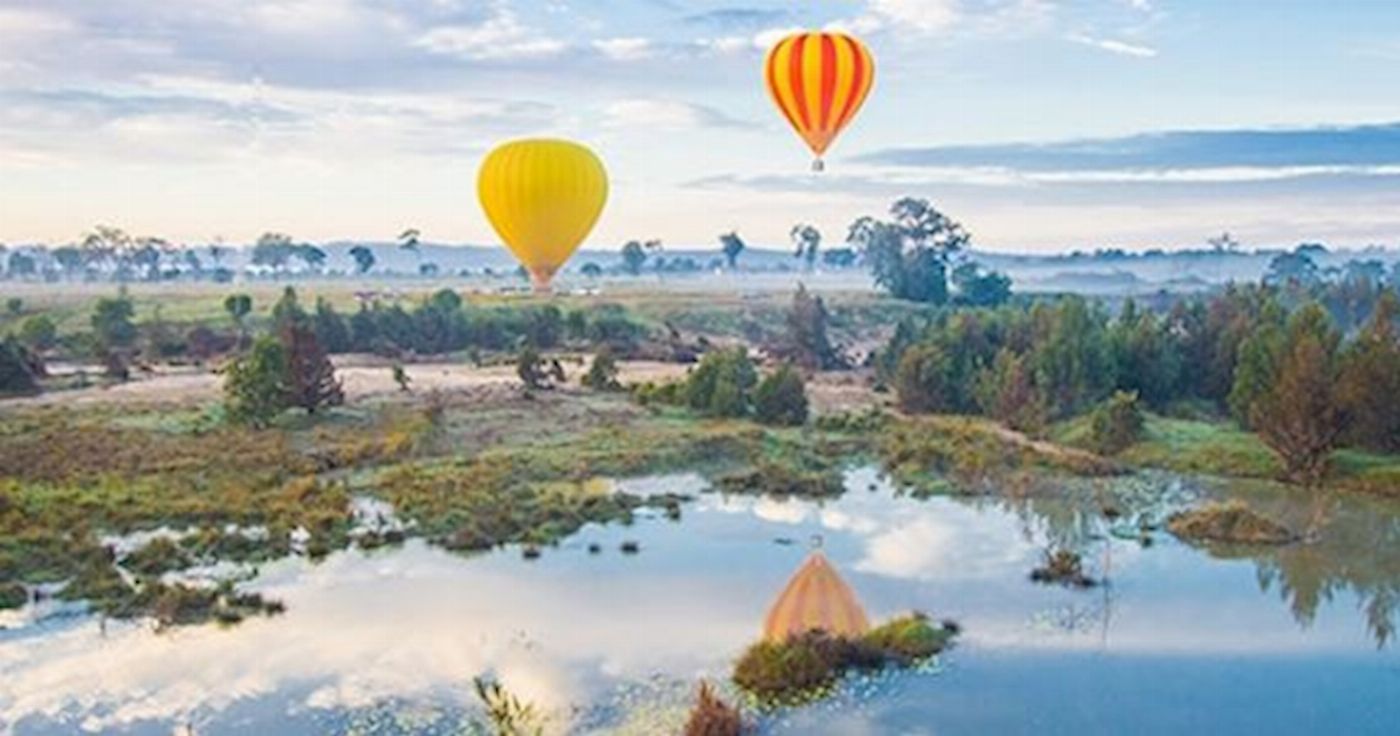Brisbane Classic Hot Air ballooning with vineyard breakfast, self drive meet at Nerang or Canungra