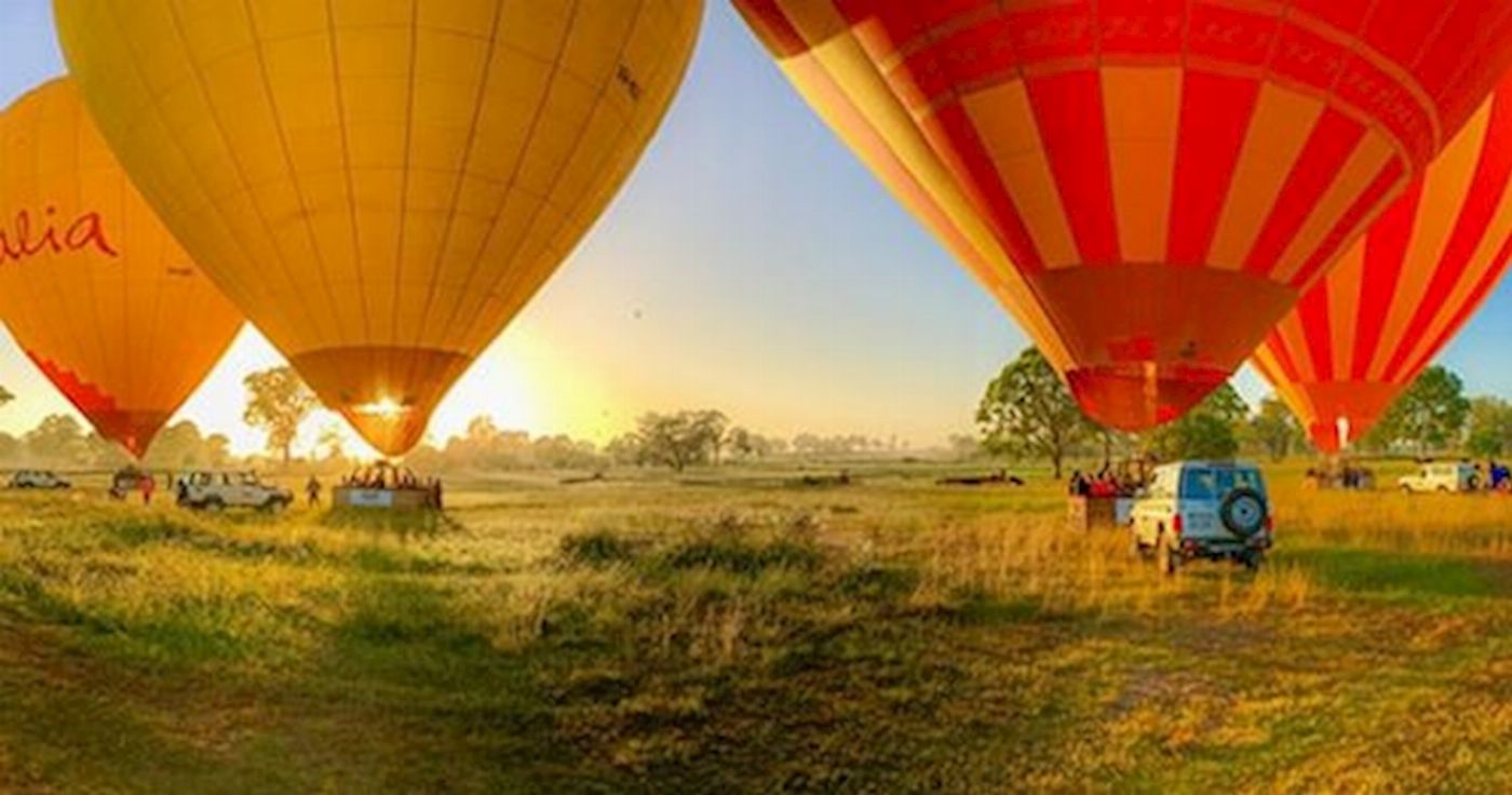 Brisbane Classic Hot Air ballooning with vineyard breakfast, self drive meet at Nerang or Canungra