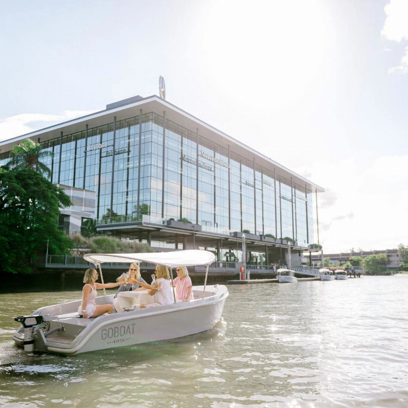 Go Boat 1 Hour Electric Picnic Boat Hire - Brisbane