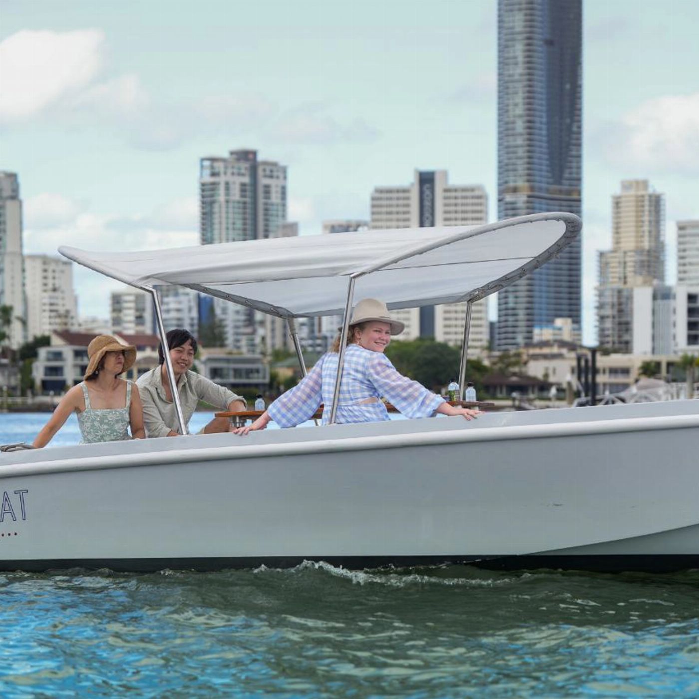 Go Boat 1 Hour Electric Picnic Boat Hire - Gold Coast