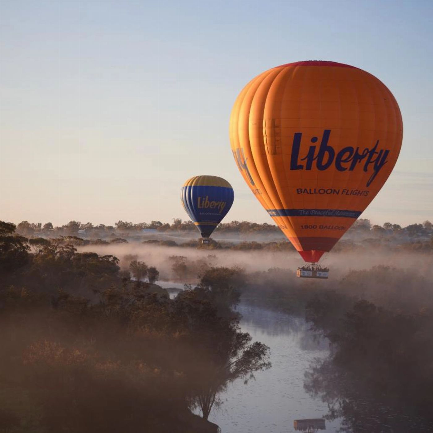 Liberty balloon Flights Ballooning in Yarra Valley includes Melbourne City Transfer and Breakfast