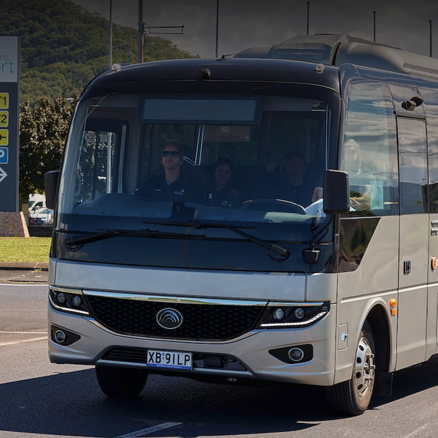 Tropic Wings Cairns Airport to Cairns Hotels > To Cairns