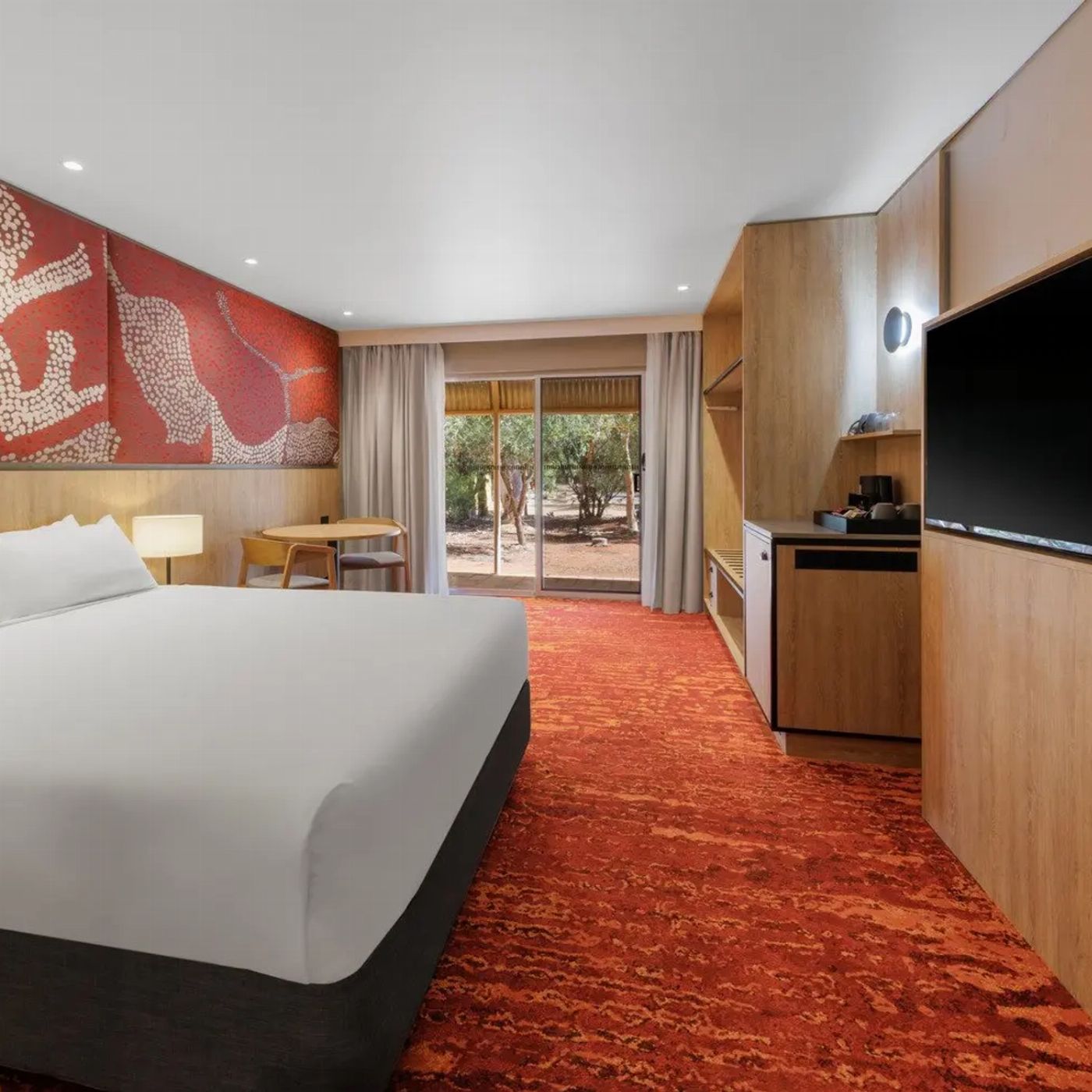 Discovery Tours Uluru, Kata Tjuta, Kings Canyon & MacDonnell Ranges 5 day Tour - Alice Springs to Alice Springs