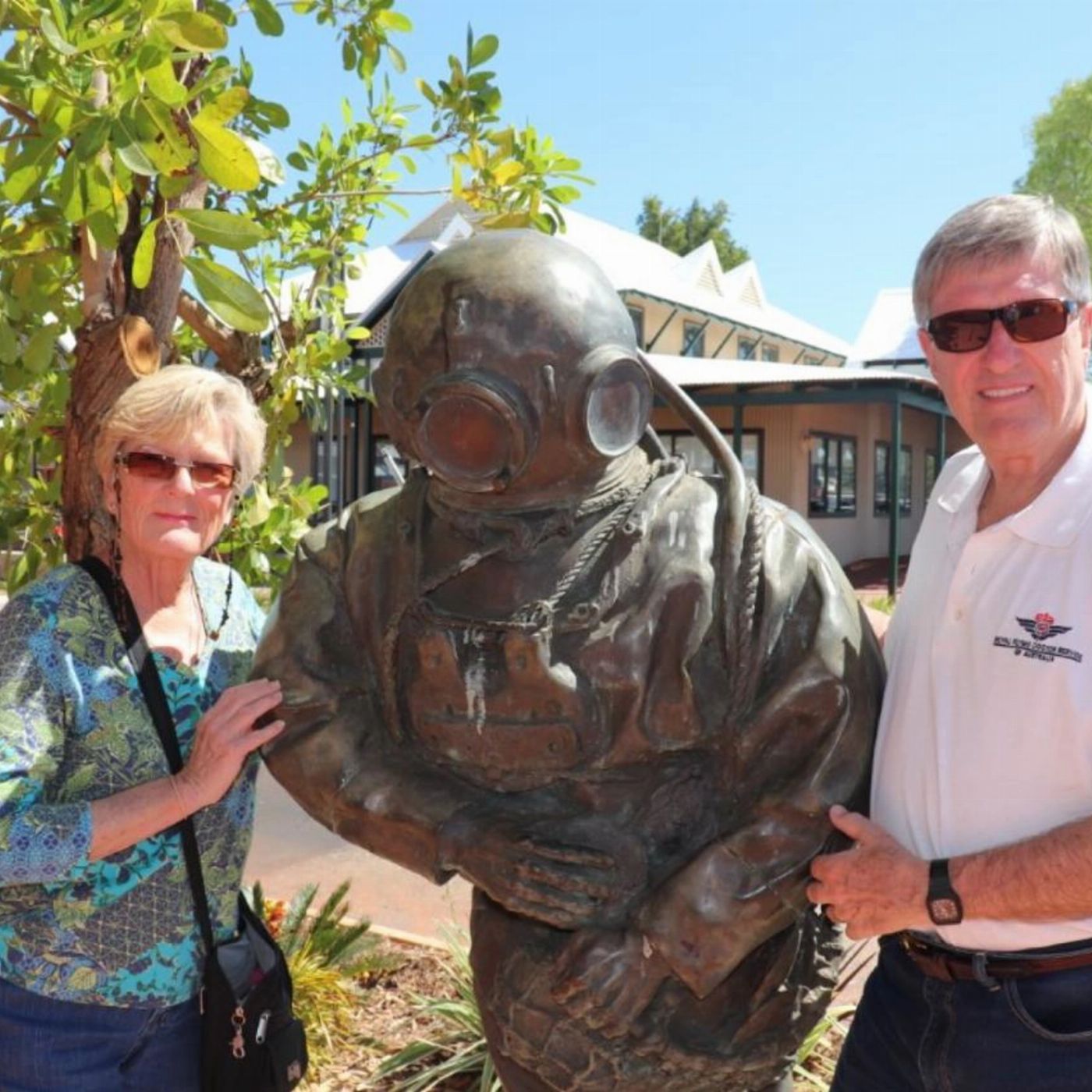 Broome And Around Bus Charters and Tours Luxury Private Broome Experience – VIP Discovery Tour - Luxury 7 Seater 4WD Vehicle