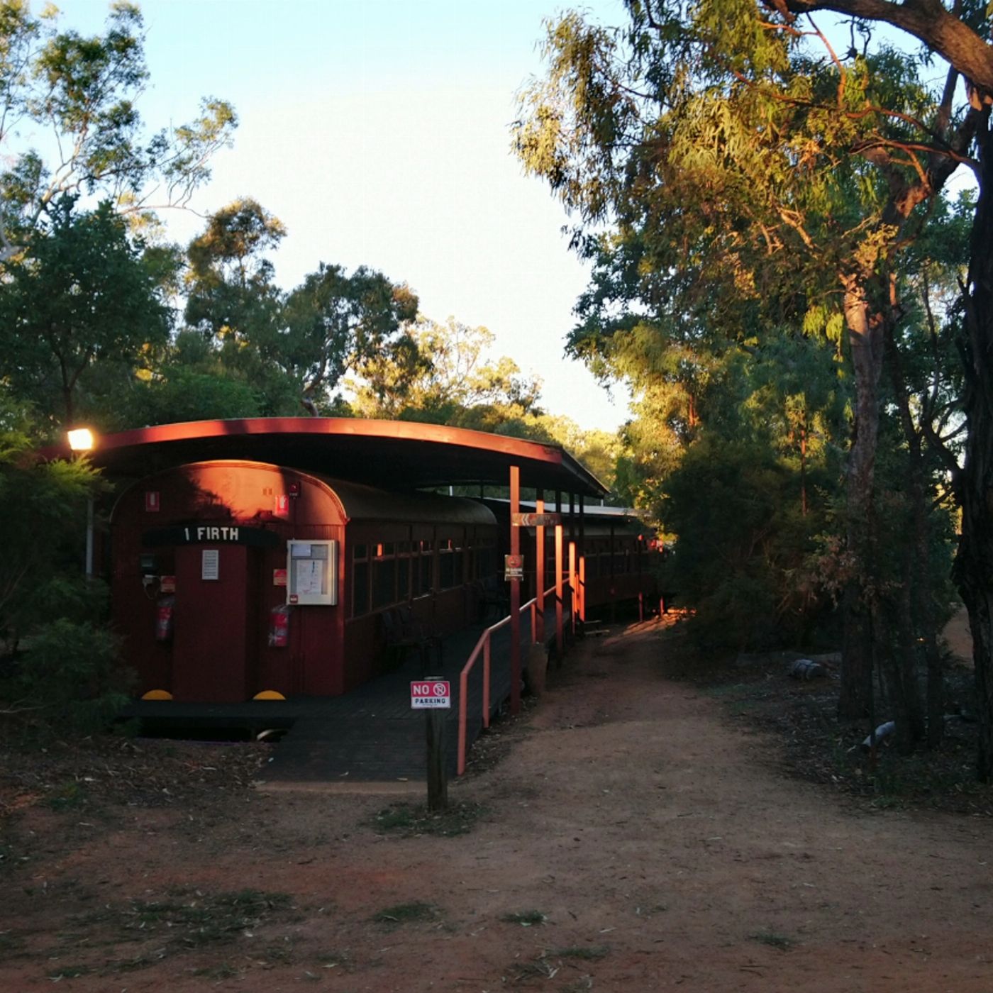 Discovery Tours Undara, Cobbold Gorge & Outback 4 Day Tour (Single)
