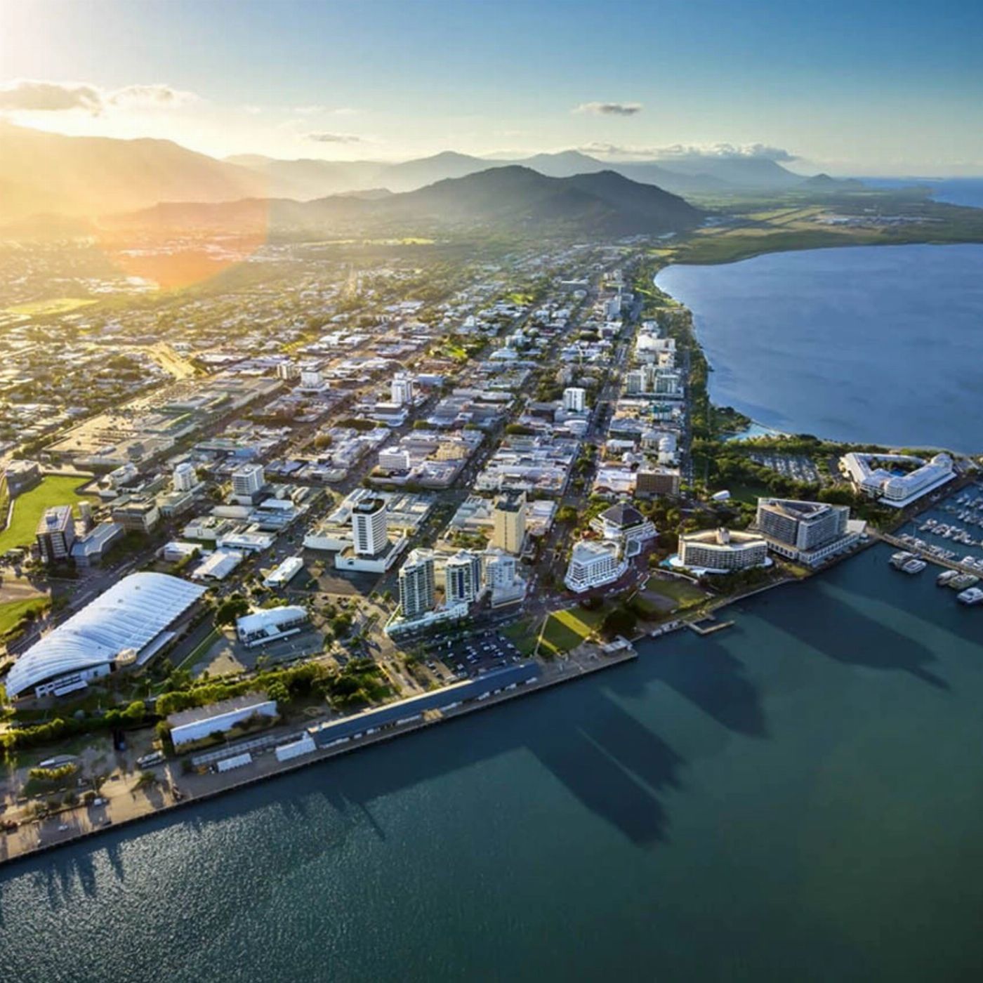Zoom Helicopters Zoom around Cairns