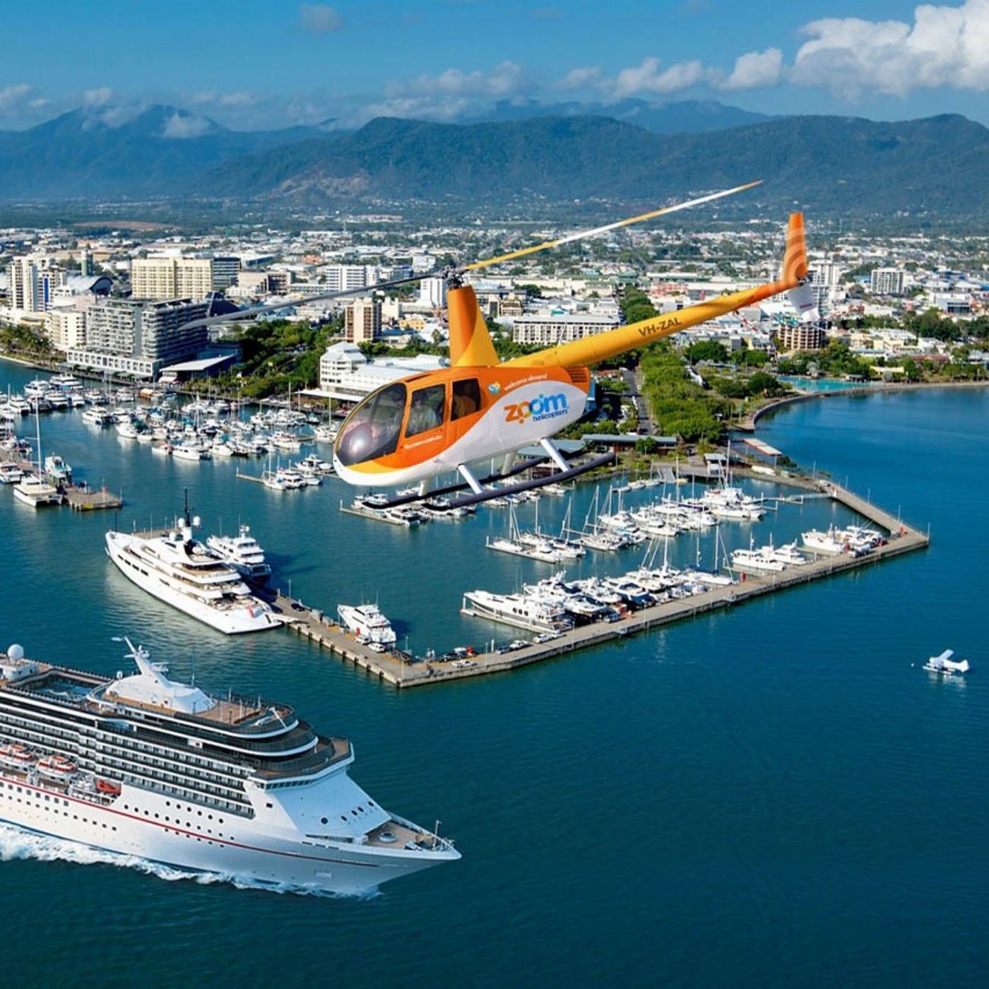 Zoom Helicopters Zoom around Cairns
