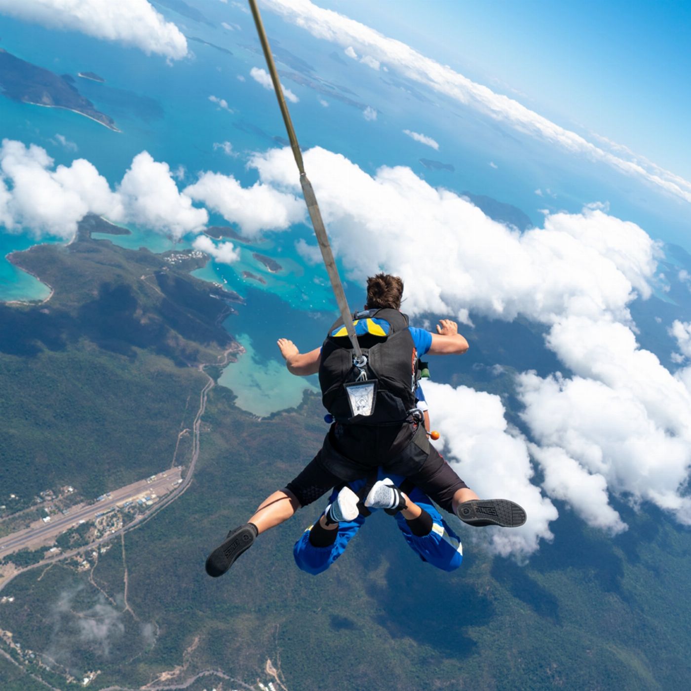 Skydive Australia Airlie Beach Tandem 15,000ft Skydive (with Transfer)