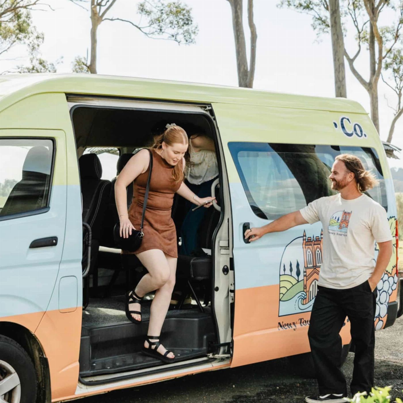 Newy Tour Co Boutique Hunter Valley Wine Tour with Local Hunter Valley Pickup