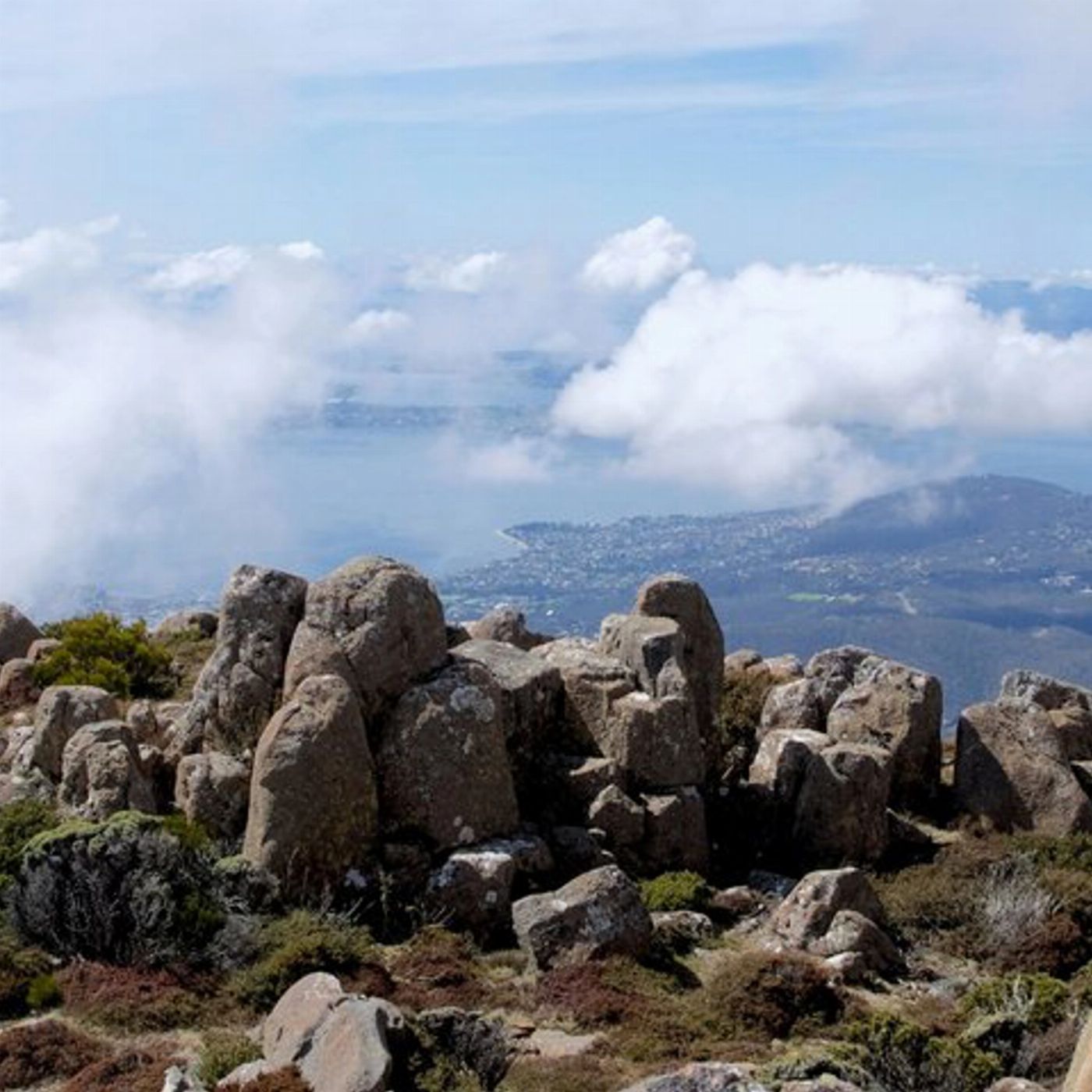 Safe Travel and Tour Services Gourmet Tasting and Sightseeing Day Trip from Hobart